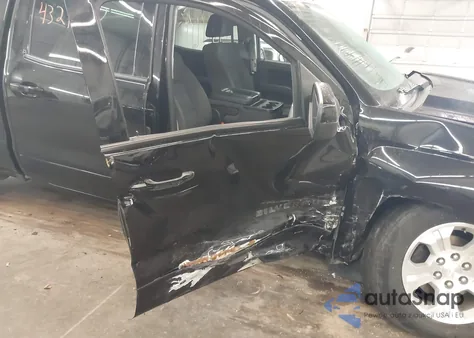 2018 Chevrolet Silverado 1500 2Lt z USA, uszkodzony, nr VIN 3GCUKREC2JG311543